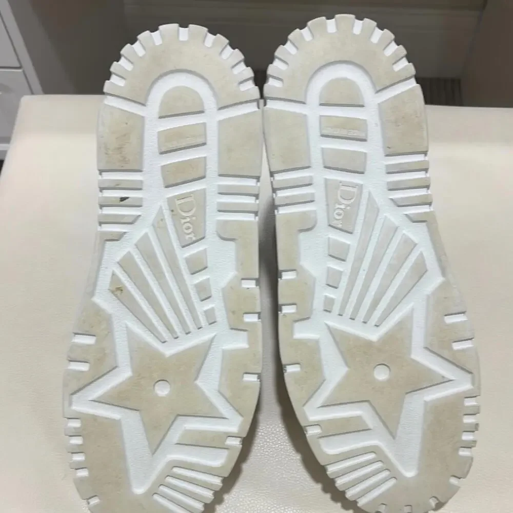 Dior High Top Sneaker - Picture 5 of 6